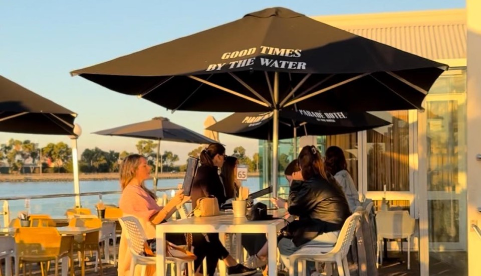 The Parade Hotel – Bar & Bistro East Bunbury